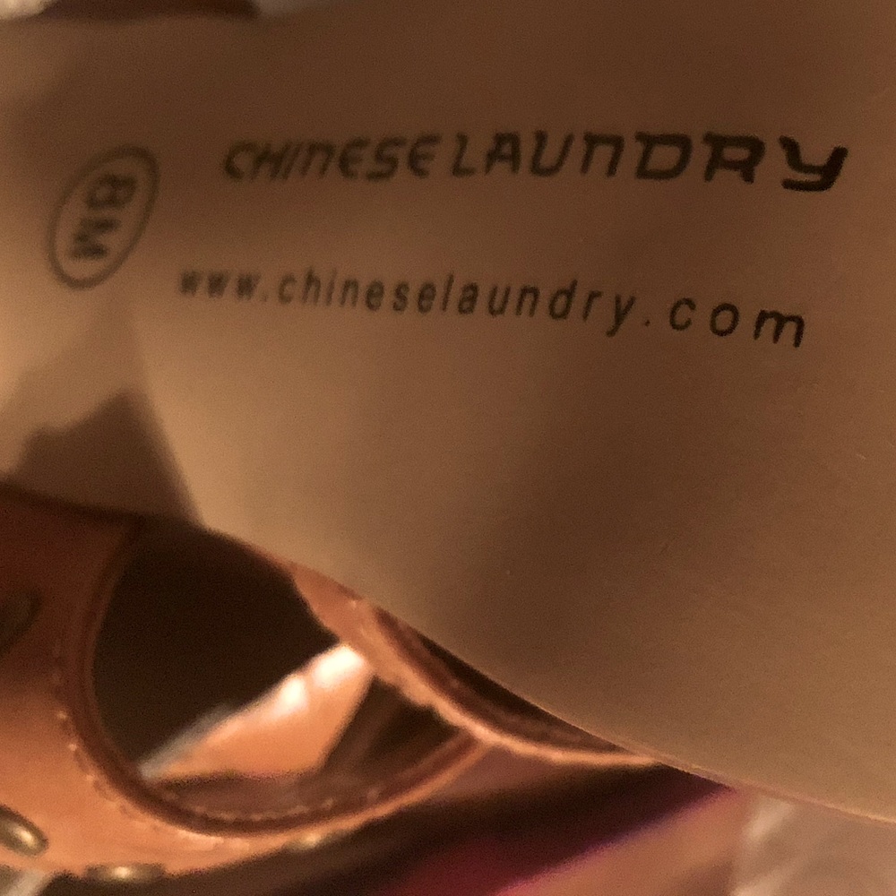 NIB Chinese Laundry Suzana leather sandal - Picture 5 of 8
